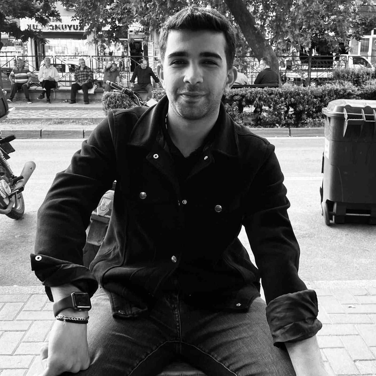 BURSA’DA İKİ OTOMOBİL KAFA KAFAYA ÇARPIŞTI: 1 ÖLÜ, 1 AĞIR YARALI