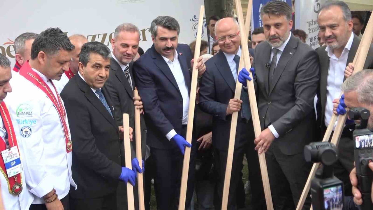 BURSA’NIN KÖKLÜ MUTFAK KÜLTÜRÜNÜ DÜNYAYA TANITMAK AMACIYLA DÜZENLENEN 5. ULUSLARARASI BURSA...