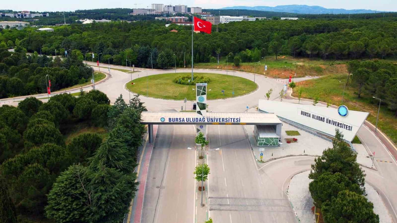 BURSA ULUDAĞ ÜNİVERSİTESİ (BUÜ), YEŞİL KAMPÜS VE SÜRDÜRÜLEBİLİRLİK ALANINDAKİ KARARLI ADIMLARININ...