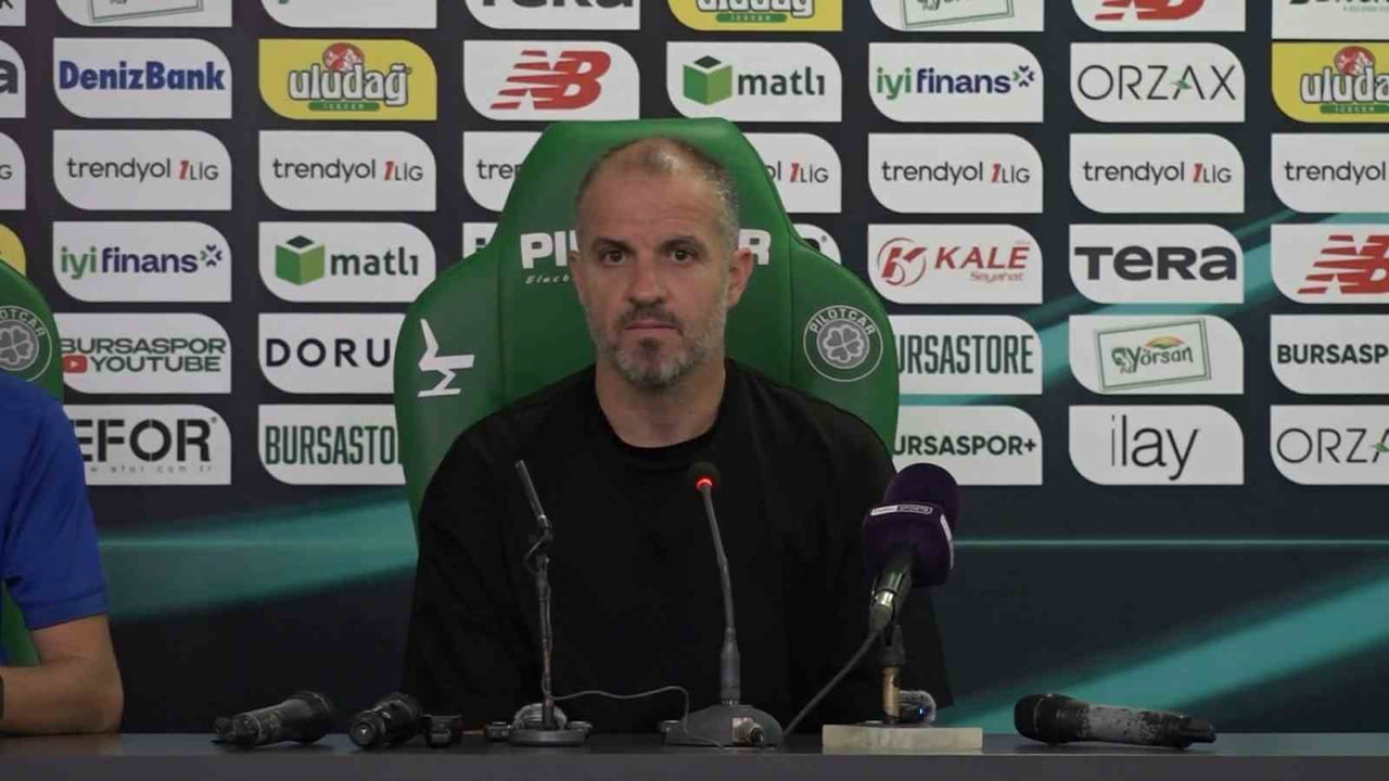 BURSASPOR TEKNİK DİREKTÖRÜ MUSTAFA ER