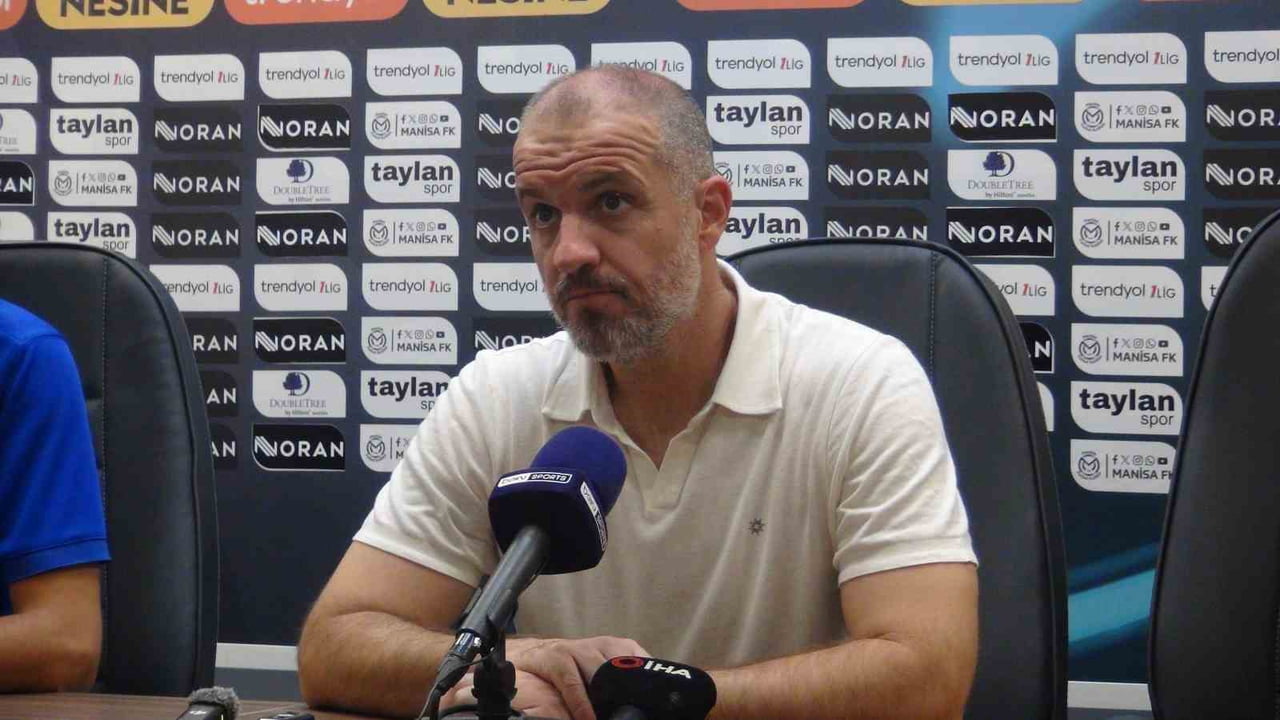 BURSASPOR TEKNİK DİREKTÖRÜ MUSTAFA ER