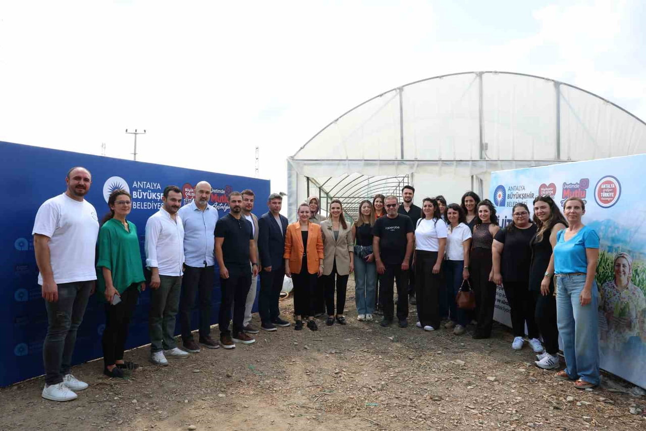 BÜYÜKŞEHİR BELEDİYESİ TARIMSAL HİZMETLER DAİRESİ BAŞKANLIĞI SERİK'İN BURMAHANCI MAHALLESİ'NDE...