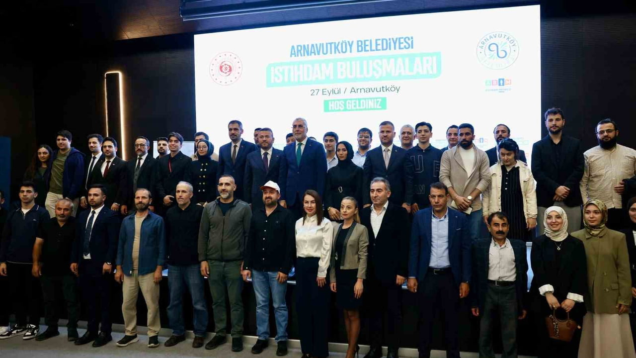 ÇALIŞMA VE SOSYAL GÜVENLİK BAKANI PROF. DR. VEDAT IŞIKHAN, ARNAVUTKÖY BELEDİYESİ TARAFINDAN...