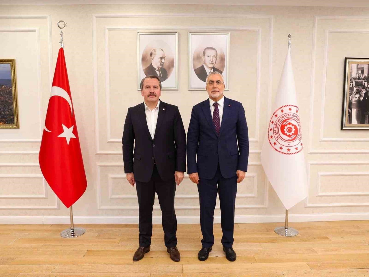 ÇALIŞMA VE SOSYAL GÜVENLİK BAKANI SAYIN VEDAT IŞIKHAN, MEMUR-SEN KONFEDERASYONU GENEL BAŞKANI ALİ...