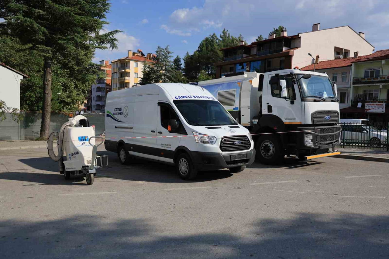 ÇAMELİ BELEDİYESİ, TEMİZLİK VE EKMEK DAĞITIM HİZMETLERİNDE KULLANILMAK ÜZERE YENİ ARAÇ VE...