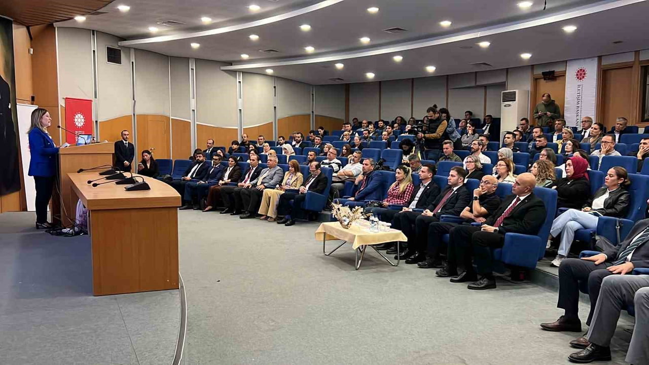 ÇANAKKALE'DE 2 GÜN SÜRECEK 'İLETİŞİM YÜZYILI: GÜÇLÜ İLETİŞİM, ETKİN KAMU BÖLGE MÜDÜRLÜKLERİ...