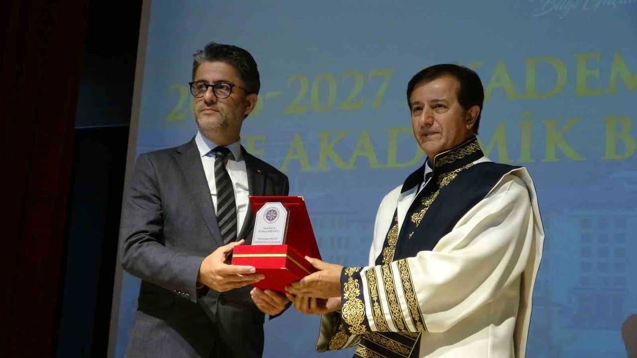 ÇANAKKALE ÜNİVERSİTESİ REKTÖRÜ PROF. DR. RAMAZAN CÜNEYT ERENOĞLU VE ARDAHAN ÜNİVERSİTESİ REKTÖRÜ...
