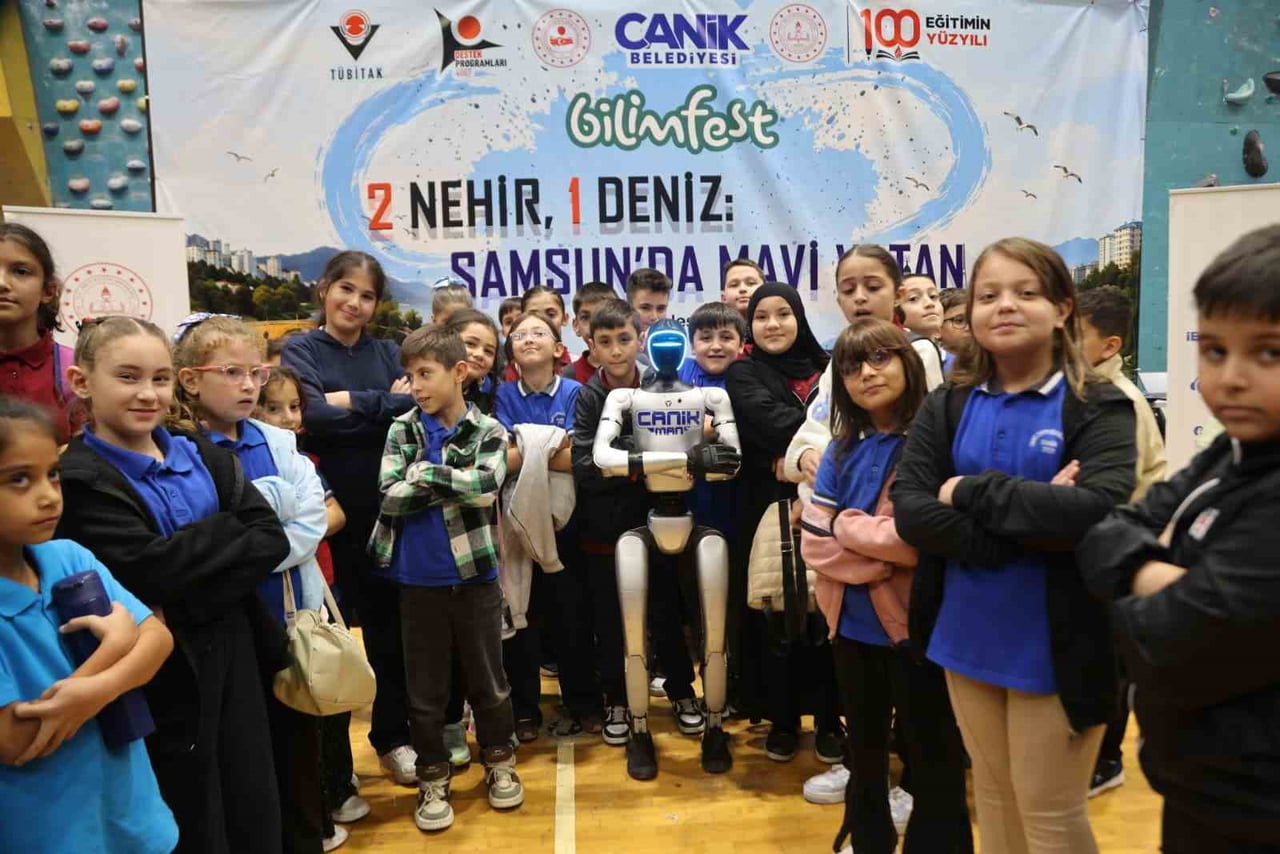 CANİK ATATÜRK SPOR SALONU'NDA DÜZENLENEN VE CANİK BİLİM SANAT MERKEZİNCE EĞİTİM PROGRAMI...