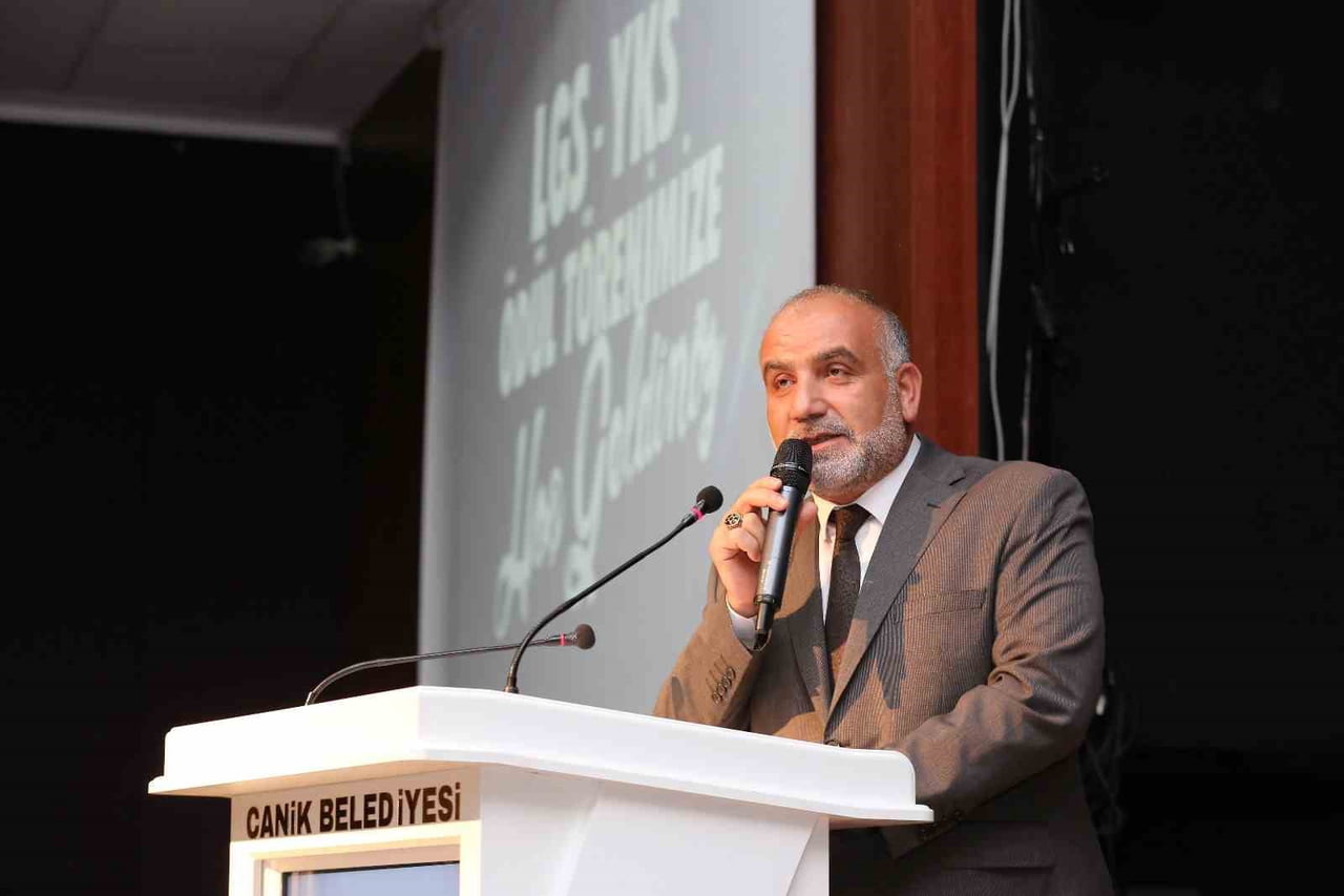 CANİK BELEDİYESİ, EĞİTİM PROJELERİYLE BEĞENİLERİ TOPLAMAYA, ÖĞRENCİLERE YÖNELİK DESTEKLERE...