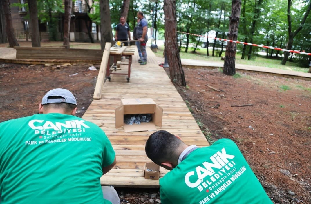 CANİK BELEDİYESİ HASKÖY MEŞE ORMAN PARK'TA YENİLEME ÇALIŞMALARI HIZ KESMEDEN DEVAM EDİYOR.