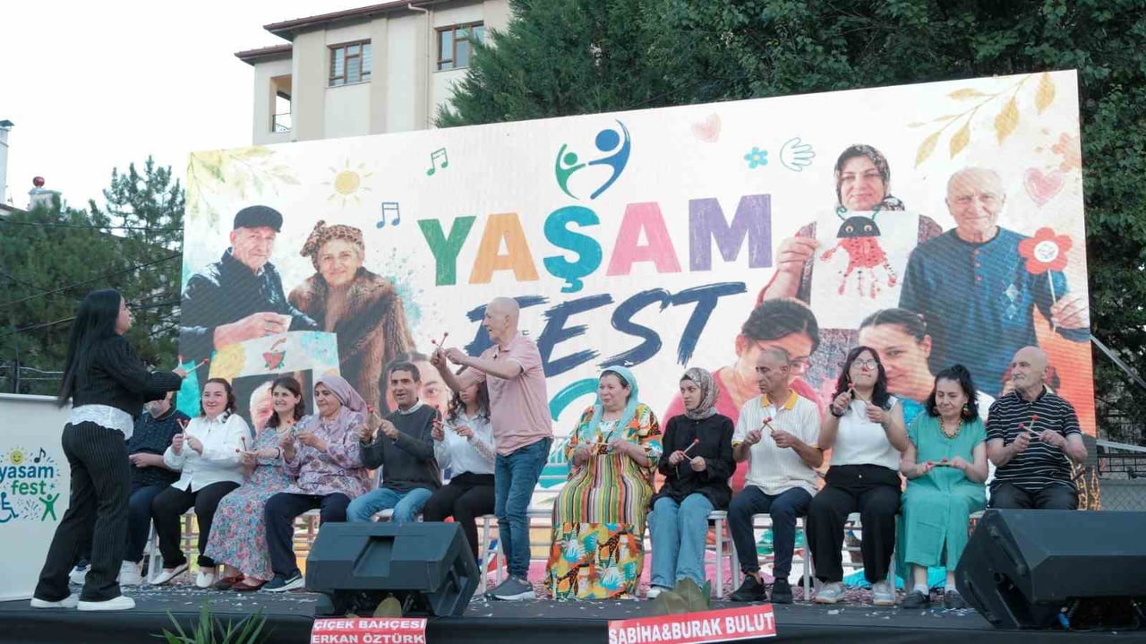 ÇANKIRI’DA ENGELLİ BİREYLER ÇEŞİTLİ ETKİNLİKLERLE DOYASIYA EĞLENDİ.