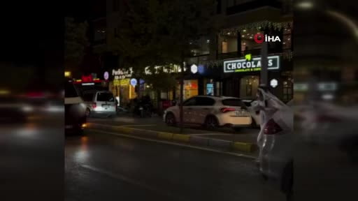 Çekici üzerinde dans pahalıya patladı