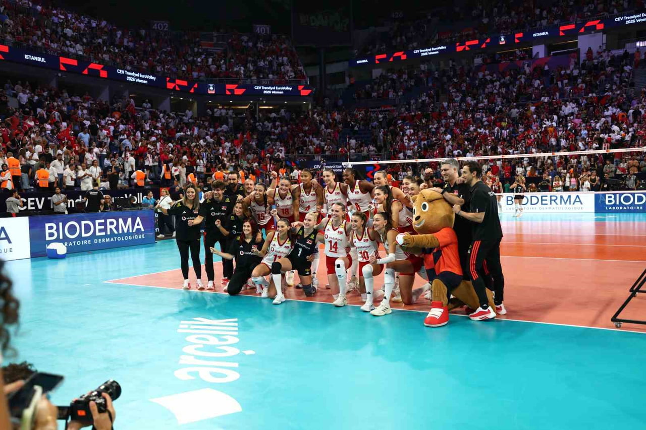CEV TRENDYOL 2026 KADINLAR AVRUPA VOLEYBOL ŞAMPİYONASI ÇEYREK FİNALİNDE A MİLLİ KADIN VOLEYBOL...