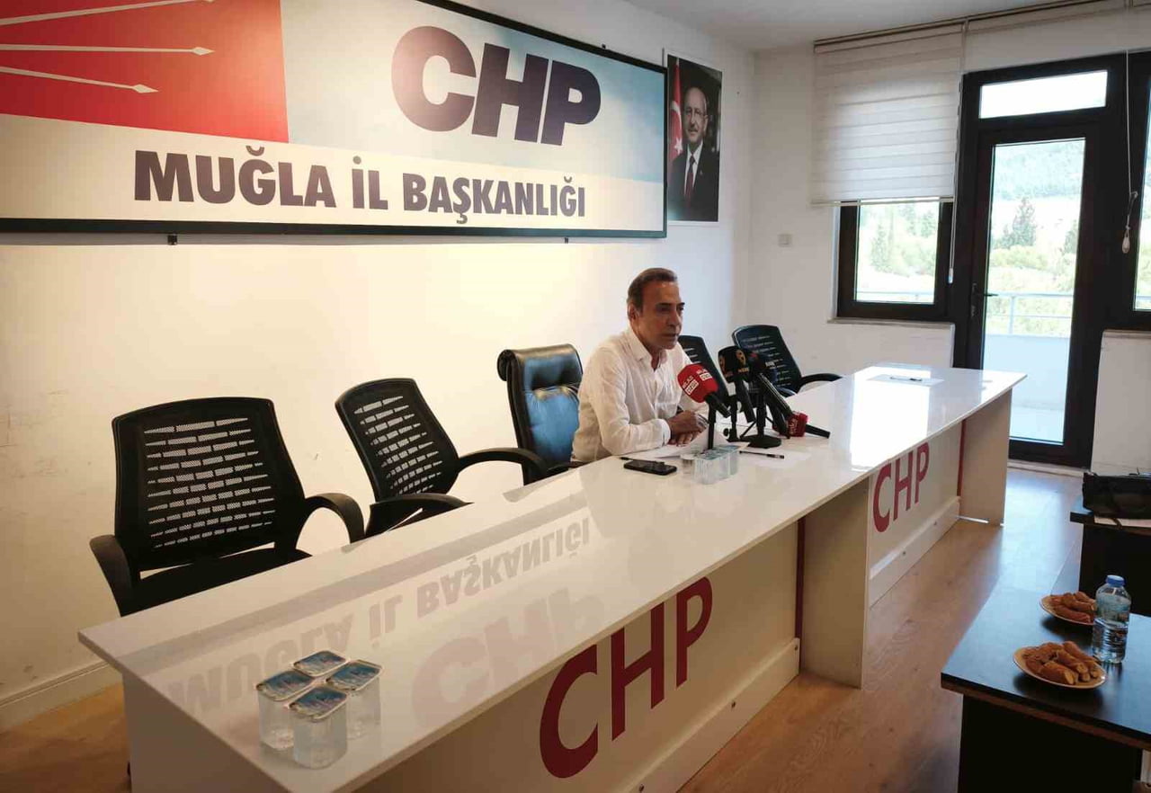 CHP GENEL BAŞKAN YARDIMCISI BERHAN ŞİMŞEK, PARTİSİNİN MUĞLA İL BAŞKANLIĞI’NDA BASIN TOPLANTISI...