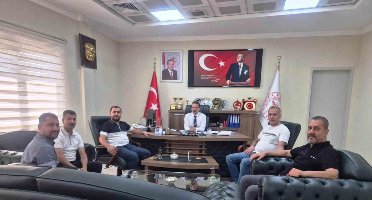CİZRE DR. SELAHATTİN CİZRELİOĞLU DEVLET HASTANESİ BAŞHEKİMİ HALİT SAPAN, İLÇEDE GÖREV YAPAN YEREL...