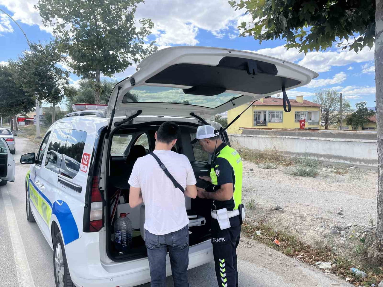 ÇORUM'DA POLİS EKİPLERİ TARAFINDAN TRAFİK GÜVENLİĞİNİ SAĞLAMAK AMACIYLA HAVADAN DRONE İLE YAPILAN...
