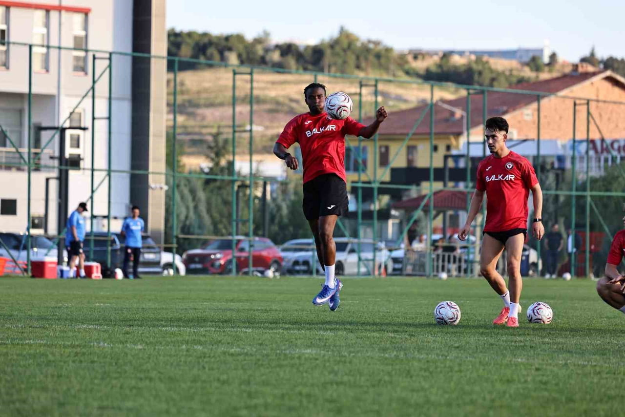 ÇORUM FK, TRENDYOL SÜPER LİG’İN 4. HAFTASINDA SAHASINDA OYNAYACAĞI EYÜPSPOR KARŞILAŞMASININ...