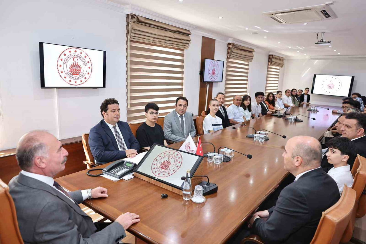 ÇORUM VALİSİ ALİ ÇALGAN, 2026 YILI LİSELERE GEÇİŞ SİSTEMİ (LGS) VE YÜKSEKÖĞRETİM KURUMLARI...