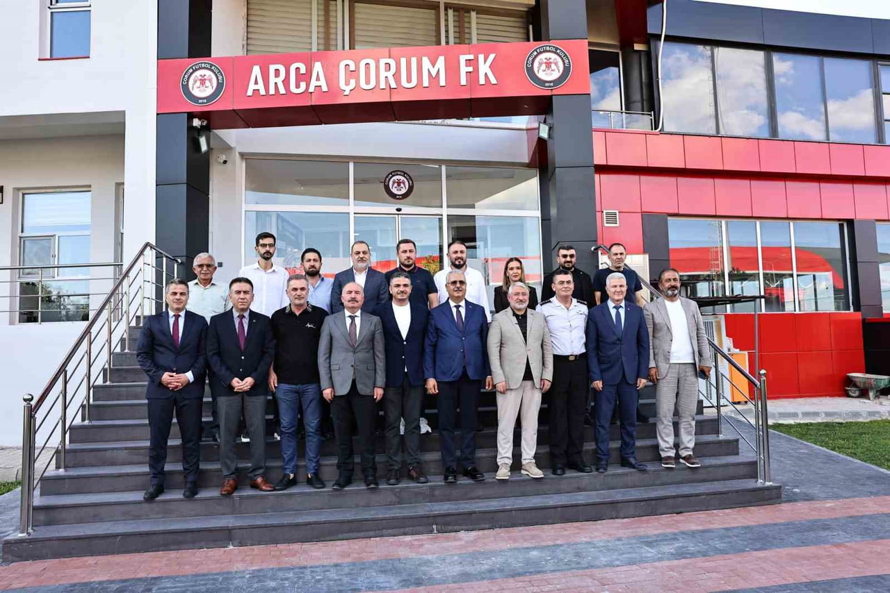 ÇORUM VALİSİ ALİ ÇALGAN, ÇORUM BELEDİYE BAŞKANI DR. HALİL İBRAHİM AŞGIN VE BERABERİNDEKİ İL...