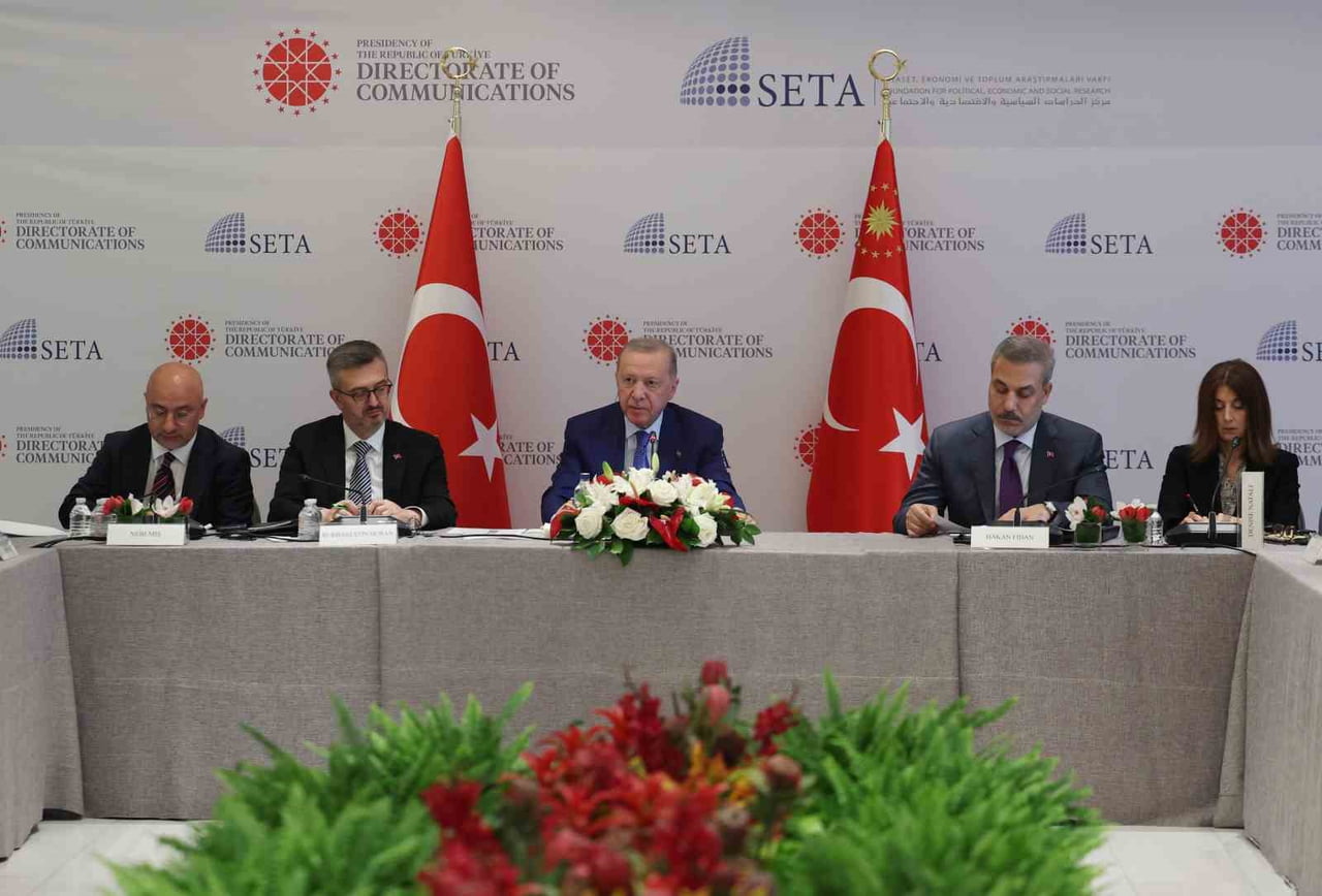 CUMHURBAŞKANI ERDOĞAN, ABD’Lİ DÜŞÜNCE KURULUŞU TEMSİLCİLERİYLE BULUŞTU