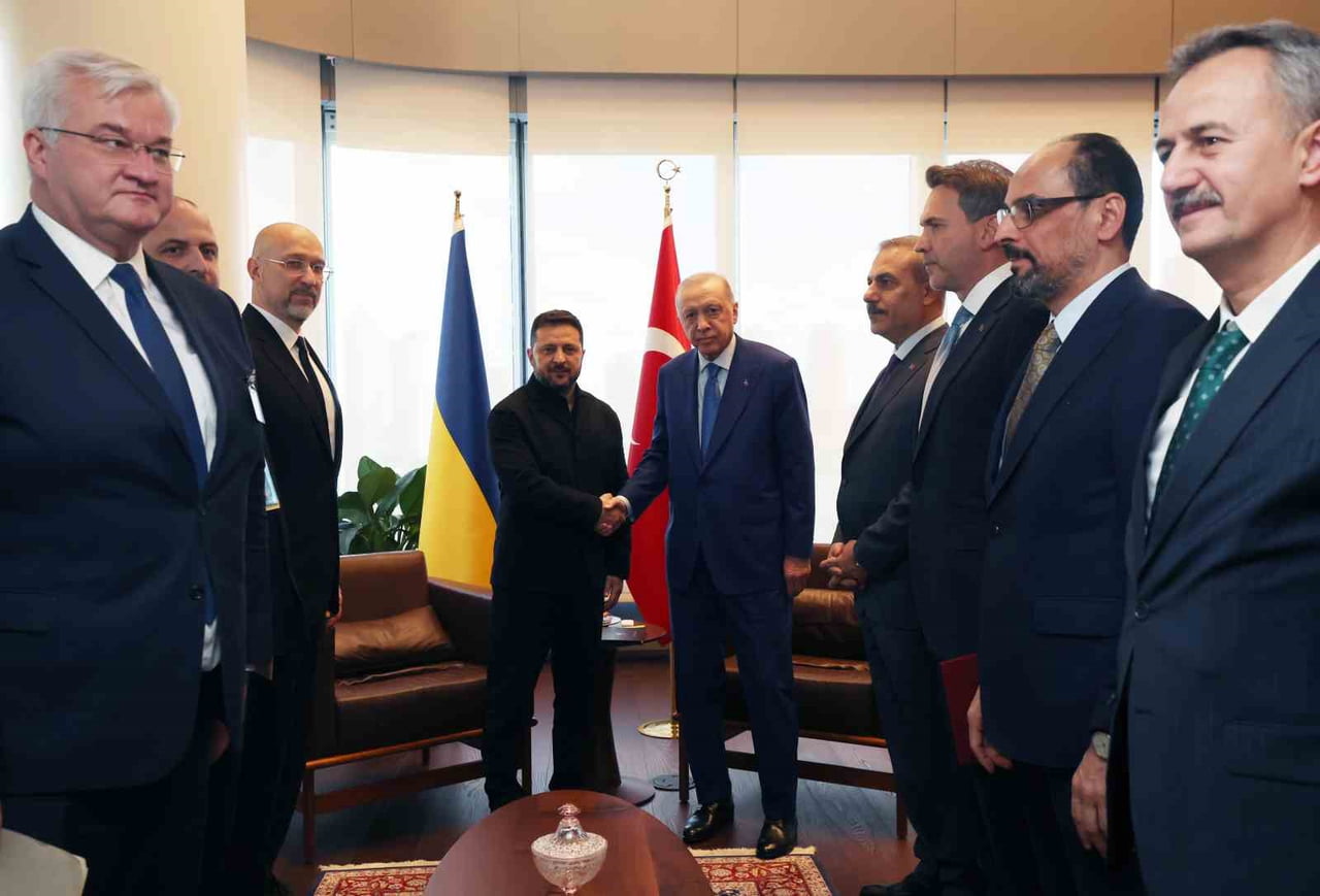 CUMHURBAŞKANI ERDOĞAN, ABD ZİYARETİNİN SON GÜNÜNDEKİ İKİLİ TEMASLARI KAPSAMINDA NEW YORK'TA...