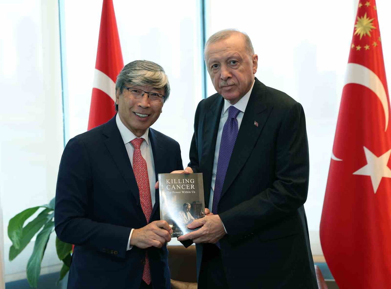 CUMHURBAŞKANI ERDOĞAN, DOKTOR PATRİCK SOON-SHİONG'U KABUL ETTİ