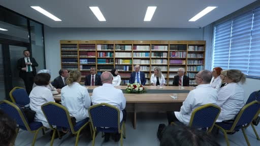 Cumhurbaşkanı Erdoğan, Gazi Anadolu Lisesi'nde öğretmen ve öğrencilerle bir araya geldi