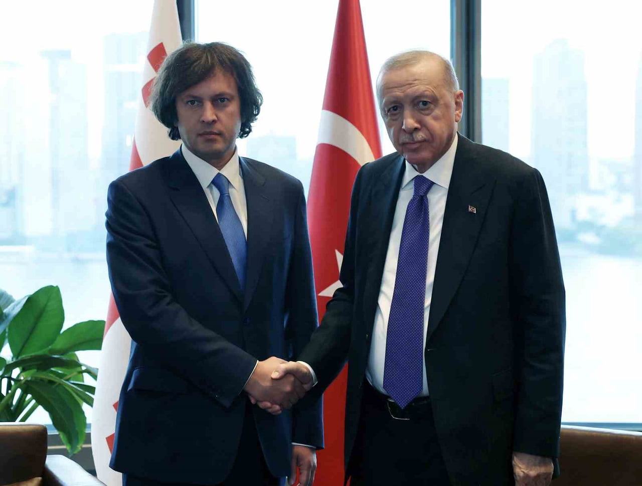 CUMHURBAŞKANI ERDOĞAN, GÜRCİSTAN BAŞBAKANI KOBAKHİDZE İLE GÖRÜŞTÜ