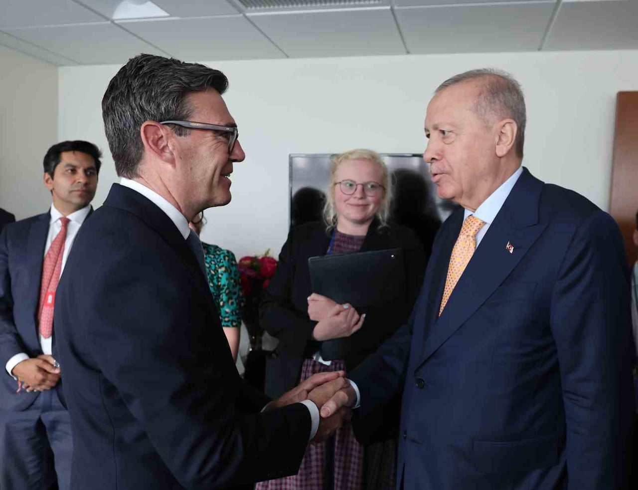 CUMHURBAŞKANI ERDOĞAN, İNGİLTERE BAŞBAKANI BURNHAM İLE GÖRÜŞTÜ