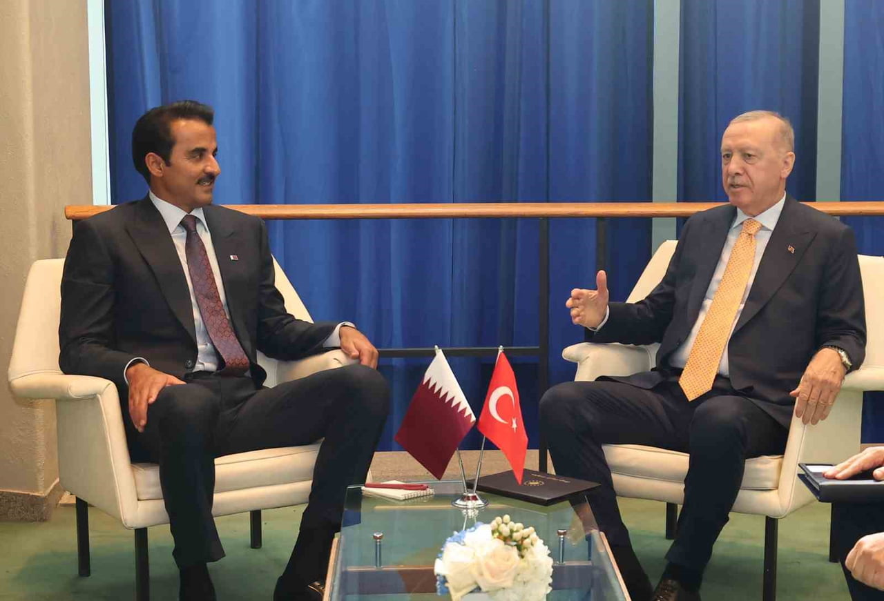 CUMHURBAŞKANI ERDOĞAN, KATAR EMİRİ AL THANİ İLE GÖRÜŞTÜ