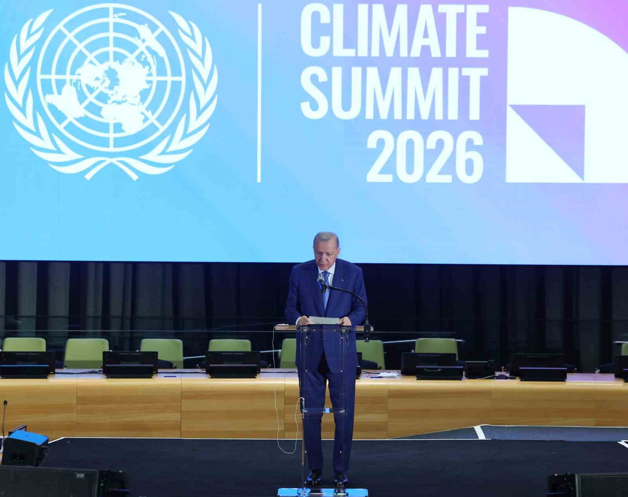 CUMHURBAŞKANI ERDOĞAN: "(COP31) FARKLI COĞRAFYALARIN BEKLENTİLERİNİ GÜNDEME TAŞIYACAK BİR...