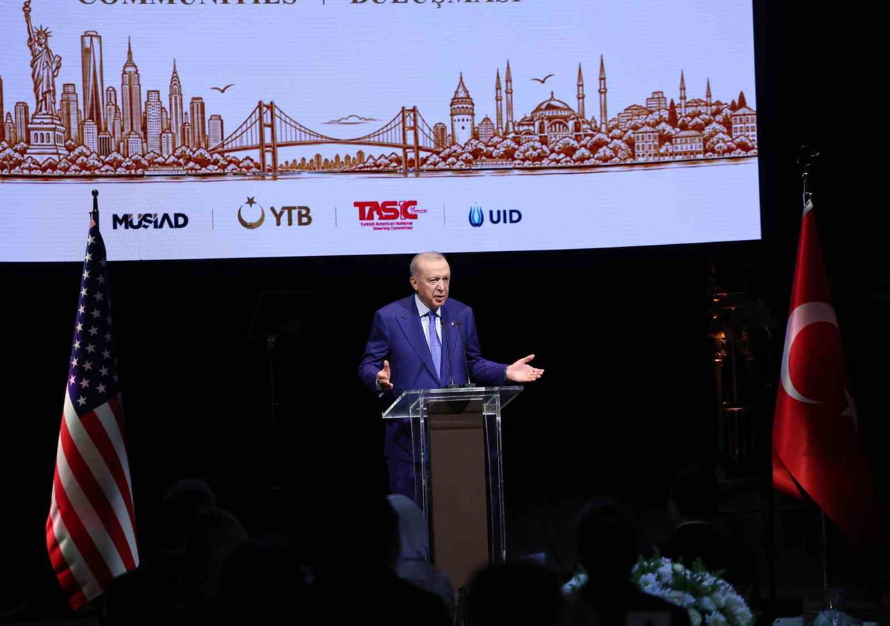 CUMHURBAŞKANI ERDOĞAN: "MÜSLÜMANLARDAN ENTEGRE OLMALARI DEĞİL, ASİMİLE OLMALARI BEKLENİYOR"