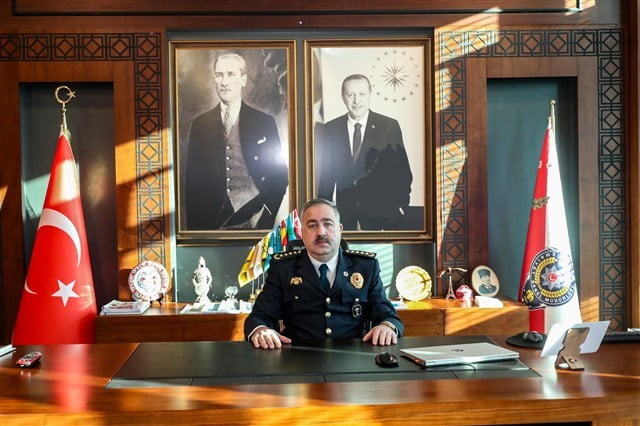 CUMHURBAŞKANI RECEP TAYYİP ERDOĞAN'IN İMZASIYLA YAYIMLANAN KARARNAMEYLE VAN EMNİYET MÜDÜRÜ MURAT...