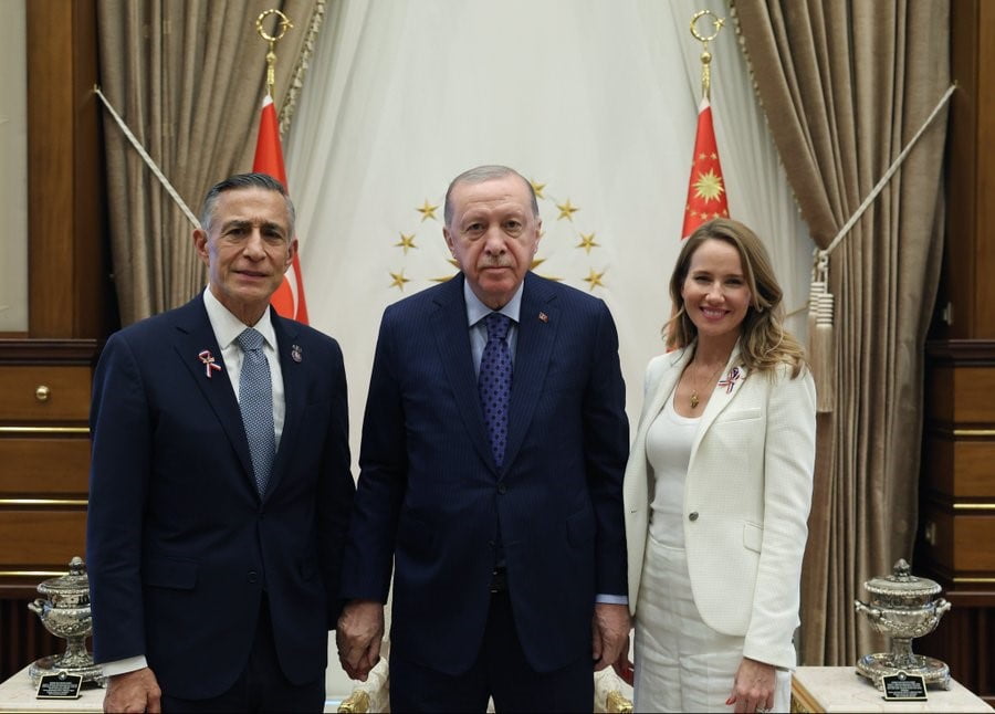 CUMHURBAŞKANI RECEP TAYYİP ERDOĞAN, ABD TEMSİLCİLER MECLİSİ ÜYESİ DARRELL ISSA VE EŞİNİ KABUL...