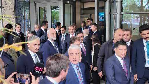 Cumhurbaşkanı Recep Tayyip Erdoğan, gerçekleştireceği konuşma için BM'ye geçti.