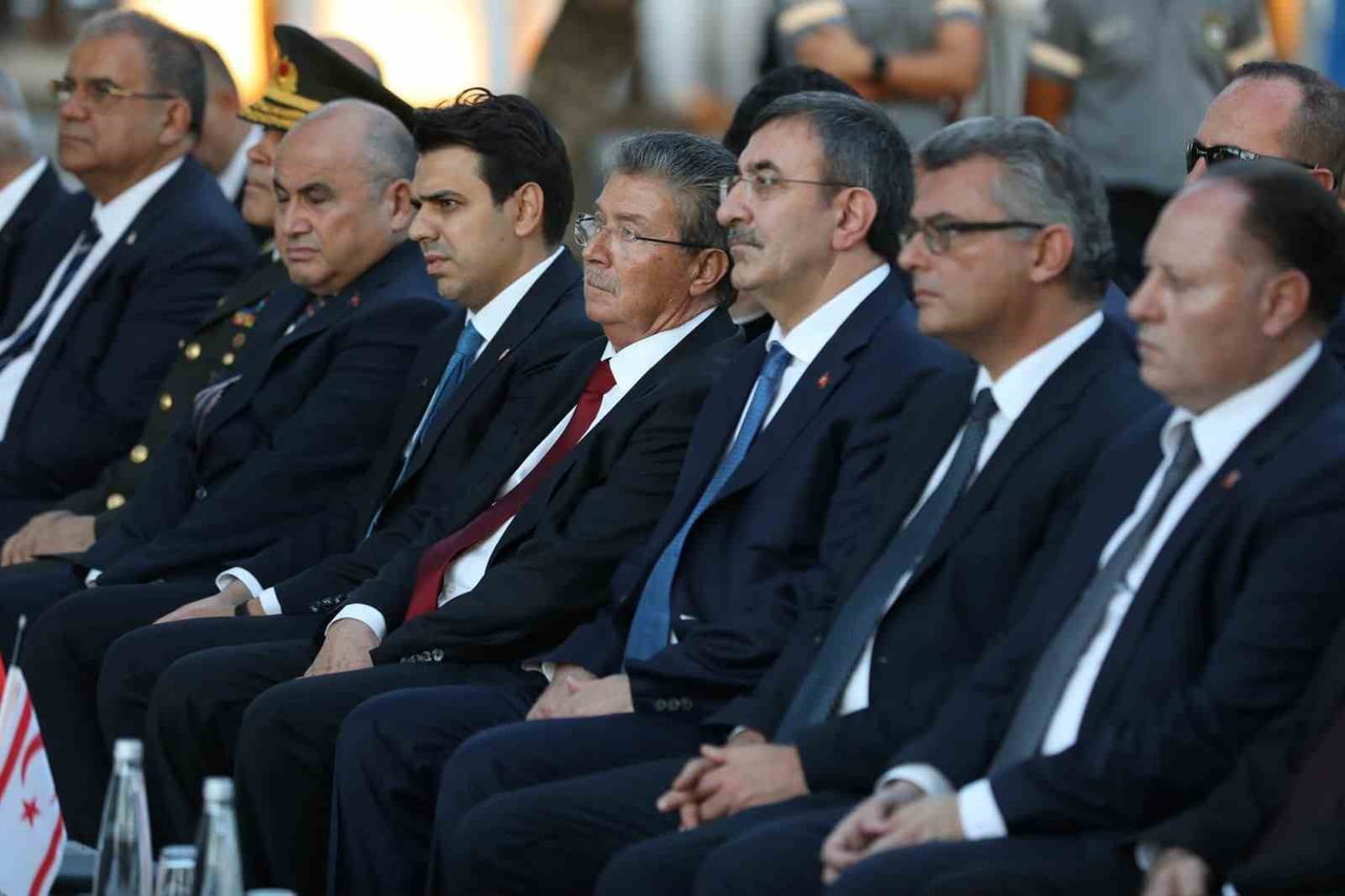 CUMHURBAŞKANI YARDIMCISI CEVDET YILMAZ VE DİĞER KATILIMCILAR