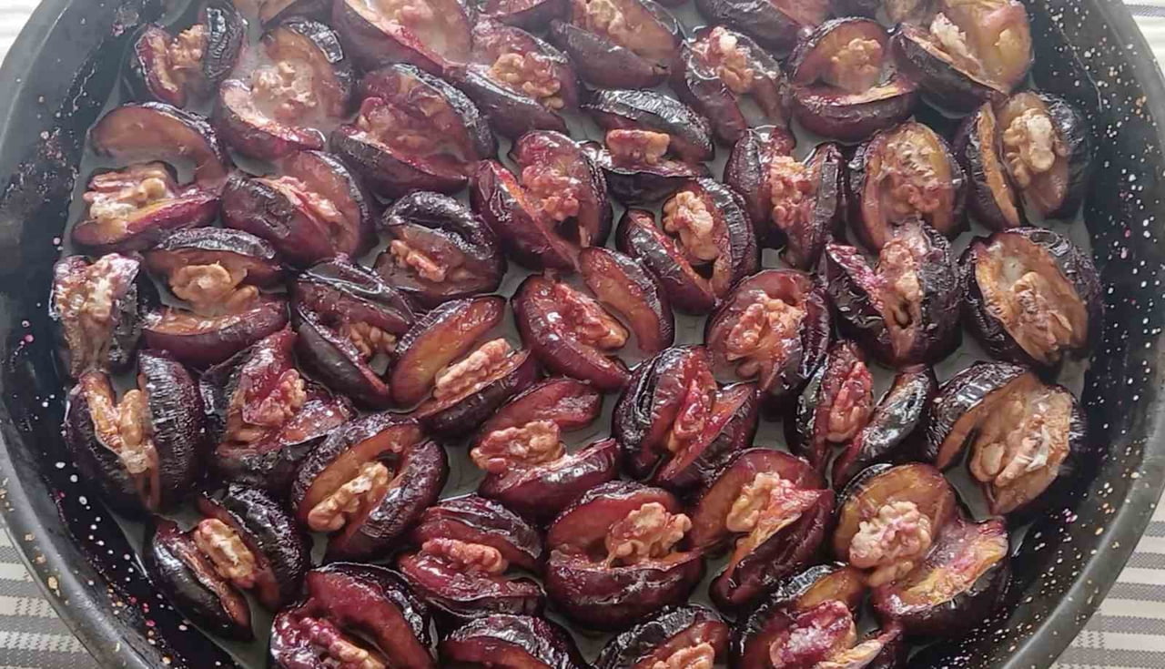 DALINDA KİLOGRAM FİYATI 3 İLA 4 LİRAYA KADAR GERİLEYEN TON ERİĞİ, ÜRETİCİLERİN EL EMEĞİYLE KIŞLIK...