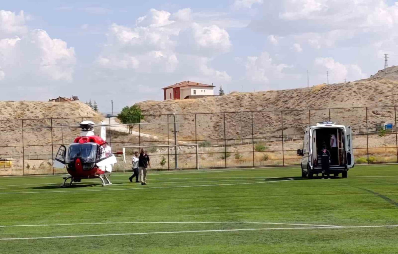 DARENDE’DE 97 YAŞINDAKİ HASTA HAVA AMBULANSIYLA MALATYA’YA SEVK EDİLDİ