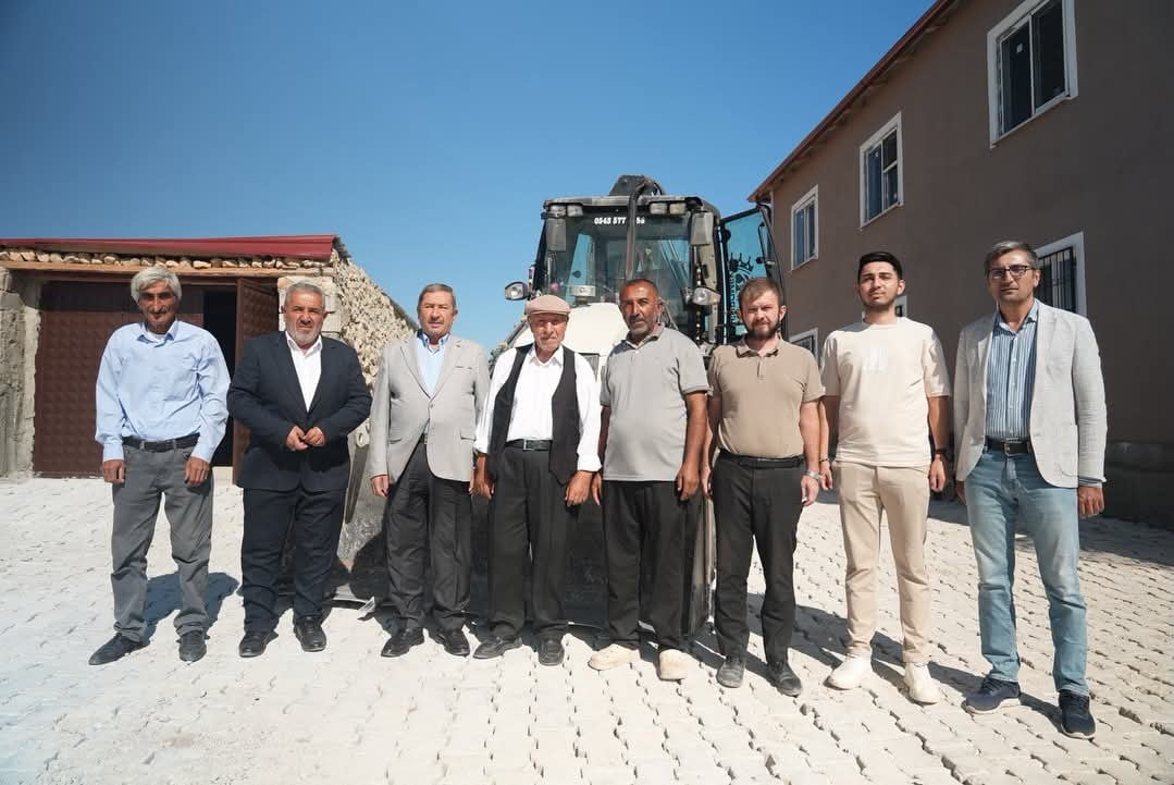 DARENDE’DE GÖNLÜCE MEZRASI’NA KİLİT PARKE