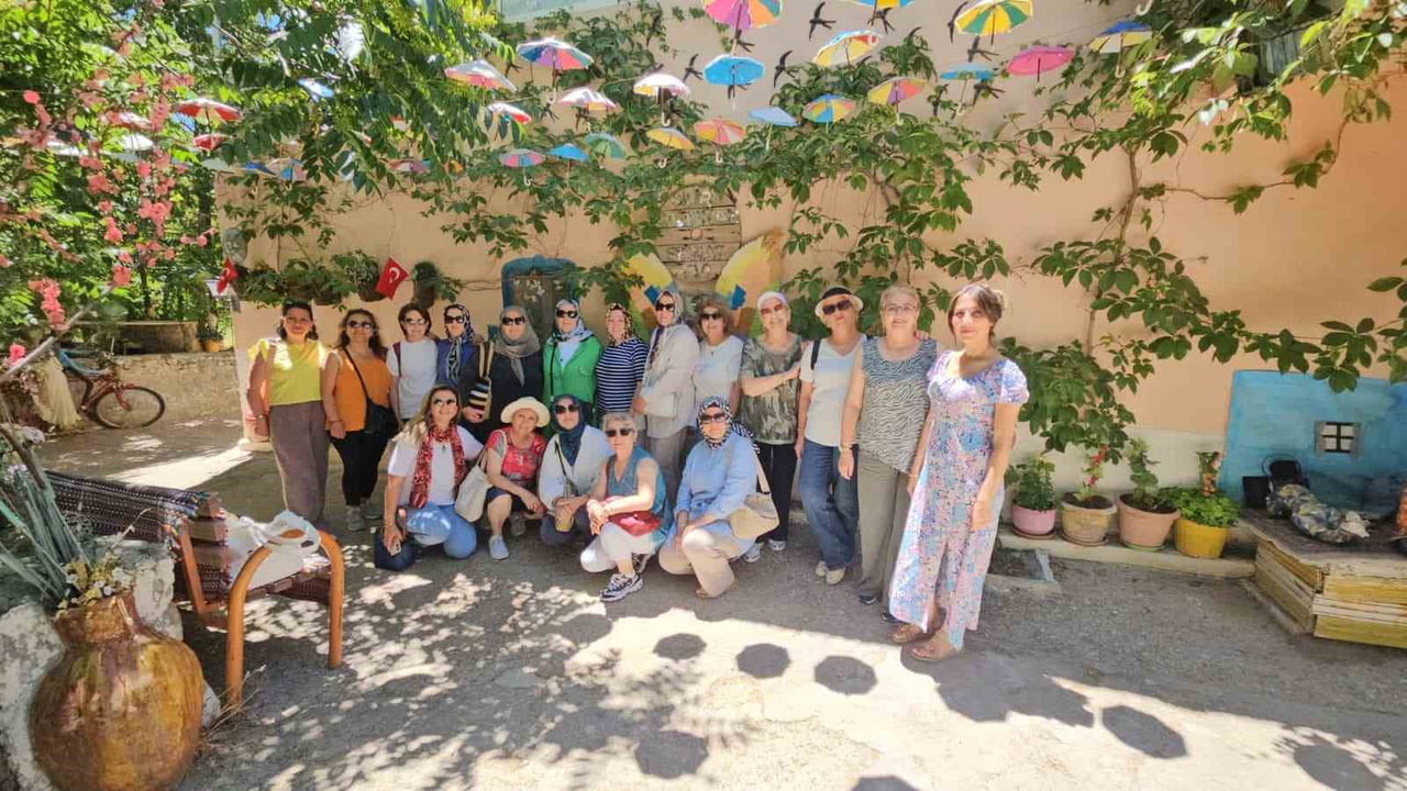 DARENDE’DE SANAT EVİNE ZİYARETÇİ AKINI