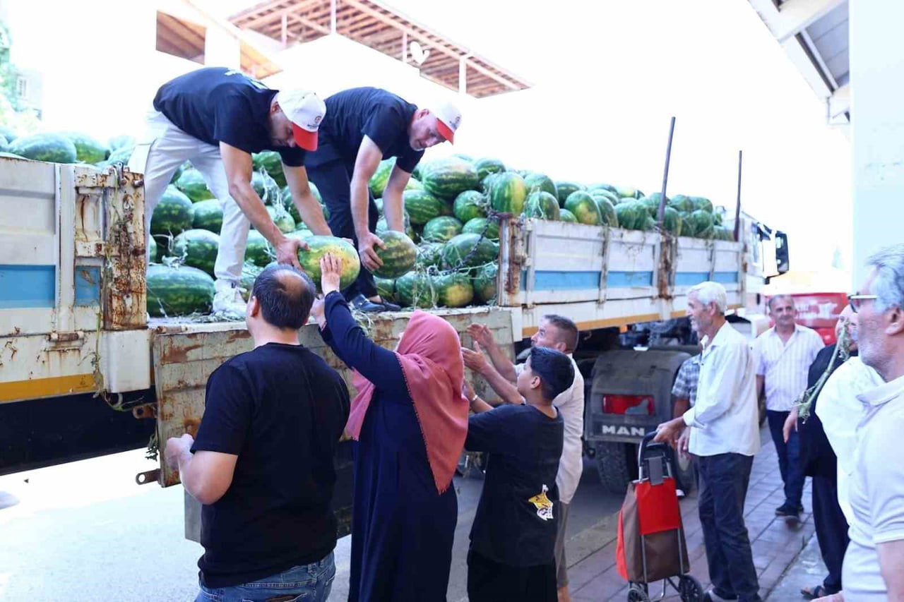 DENİZLİ BÜYÜKŞEHİR BELEDİYESİ, SOSYAL BELEDİYECİLİK ANLAYIŞI DOĞRULTUSUNDA HEM ÜRETİCİYE CAN SUYU...