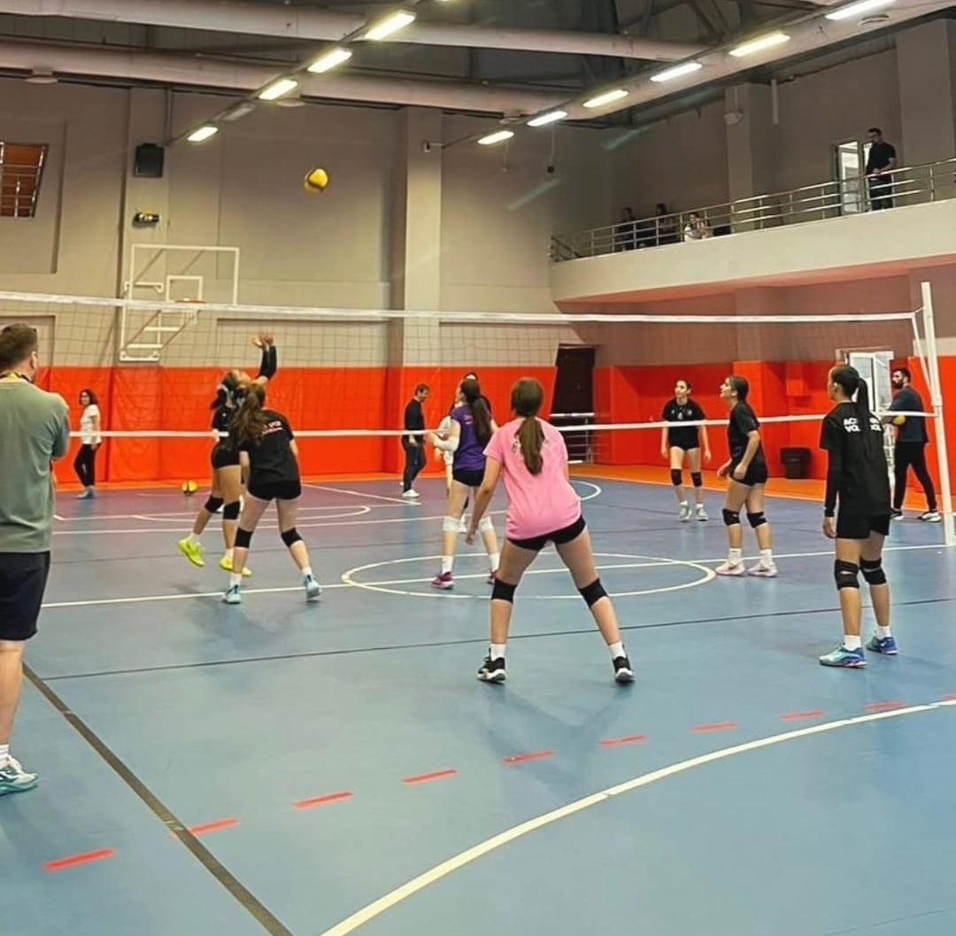 DENİZLİ’DE SALON SPORLARININ EN ÖNEMLİ MERKEZLERİNDEN ÇOK AMAÇLI SPOR SALONUNDA BAKIM ONARIM...