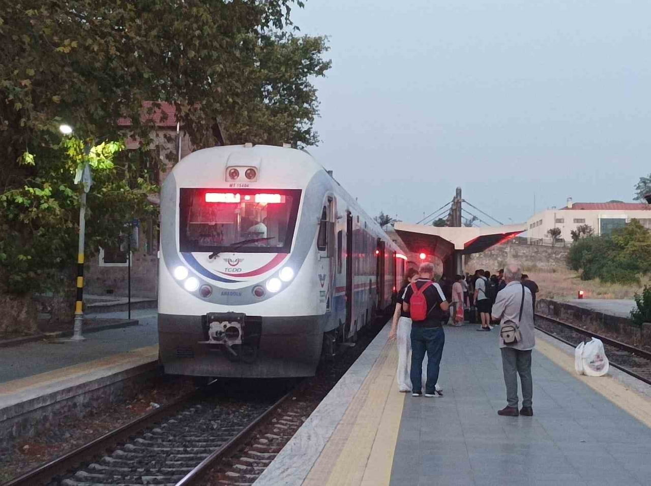 DENİZLİ’DEN İZMİR’E GİTMEK ÜZERE DÜN SAAT 17.05’TE HAREKET EDEN YOLCU TRENİ AYDIN’IN KUYUCAK...