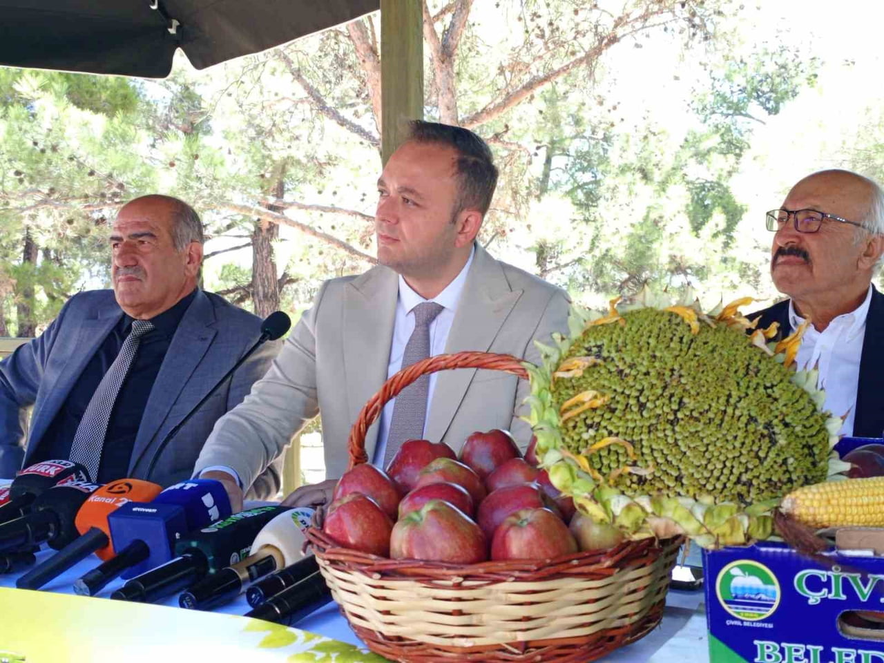 DENİZLİ’NİN ÇİVRİL İLÇESİNDE BU YIL 28’İNCİSİ DÜZENLENECEK ULUSLARARASI ELMA TARIM VE KÜLTÜR...
