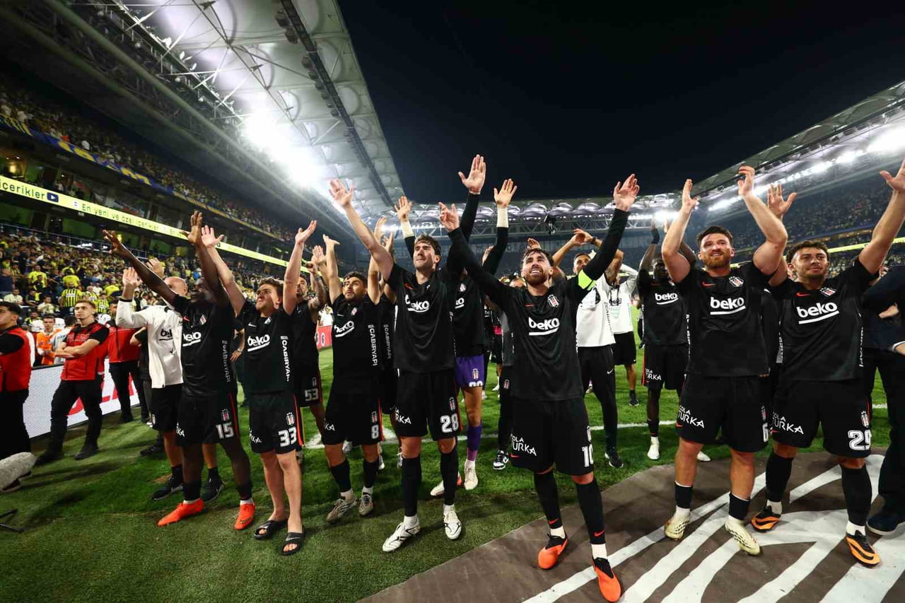 DERBİ MAÇTA, DEPLASMANDA FENERBAHÇE KARŞISINDA 2-1 KAZANAN BEŞİKTAŞ, RAKİBİNİ 1 SEZONUN ARDINDAN...