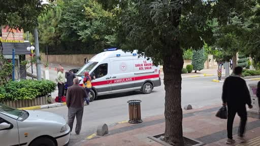 Derin uykusu ekipleri alarma geçirdi, koltuğun üzerinde uyurken bulundu