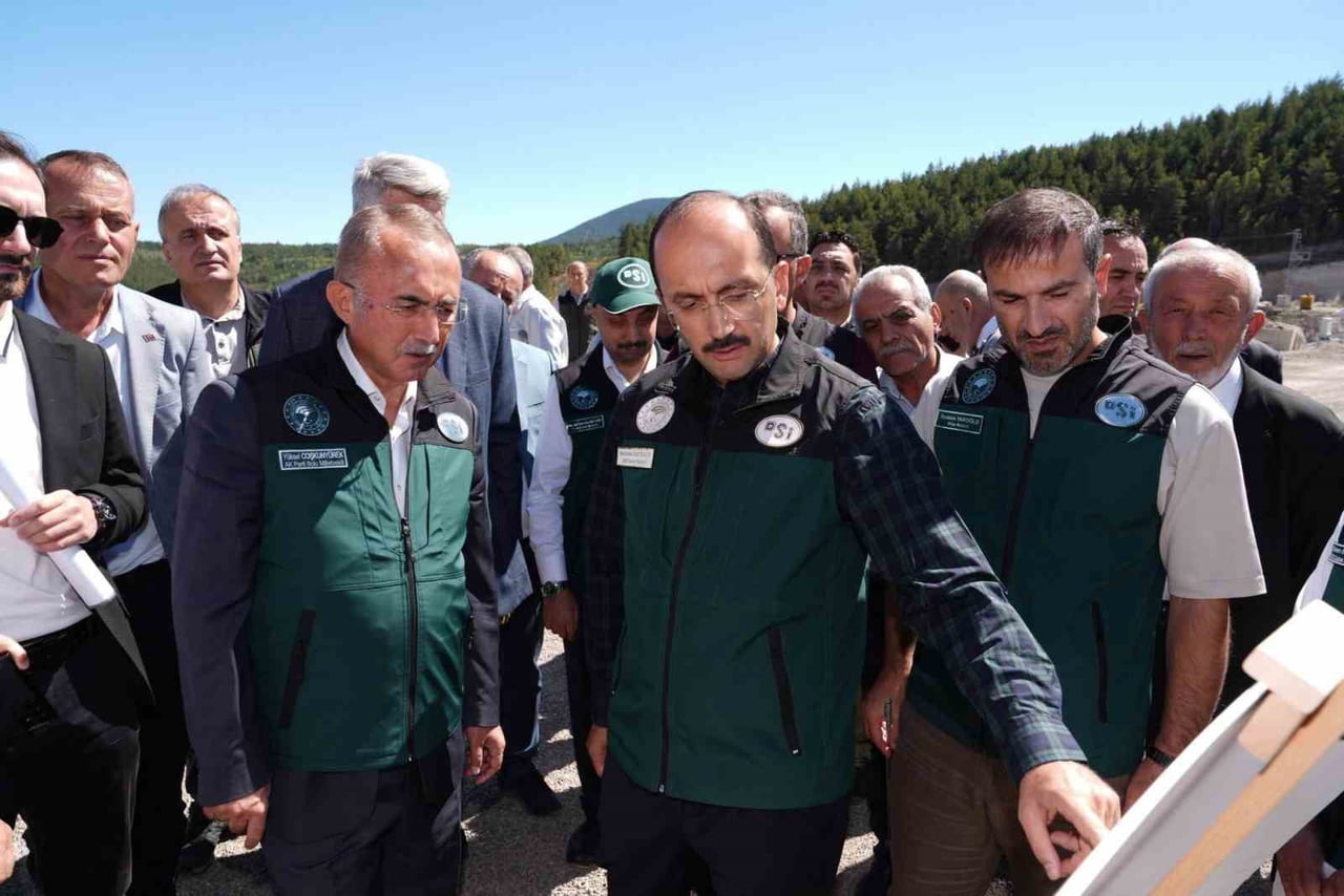 DEVLET SU İŞLERİ (DSİ) GENEL MÜDÜRÜ MEHMET AKİF BALTA, BOLU'DA YAPIMI SÜREN TEKKE BARAJI'NDA...