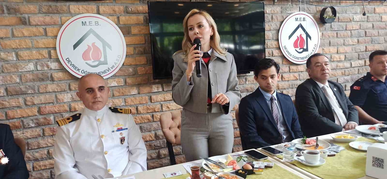 DEVREK'TE GAZİLER GÜNÜ NEDENİYLE DÜZENLENEN KAHVALTI  PROGRAMINDA BİR ARAYA GELEREK DAYANIŞMA VE...