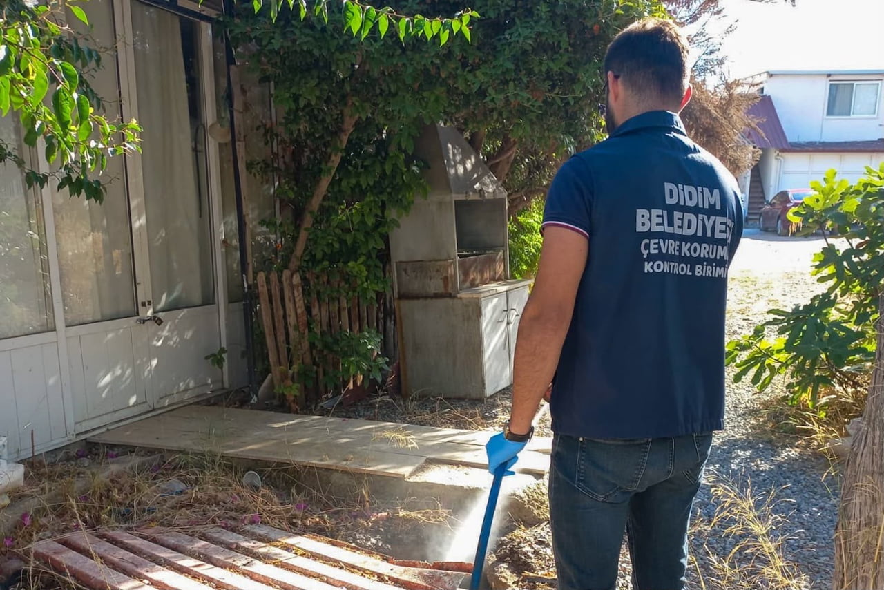 DİDİM BELEDİYESİ, SİVRİSİNEK VE DİĞER VEKTÖRLERLE MÜCADELE ÇALIŞMALARINI İLÇE GENELİNDE ARALIKSIZ...