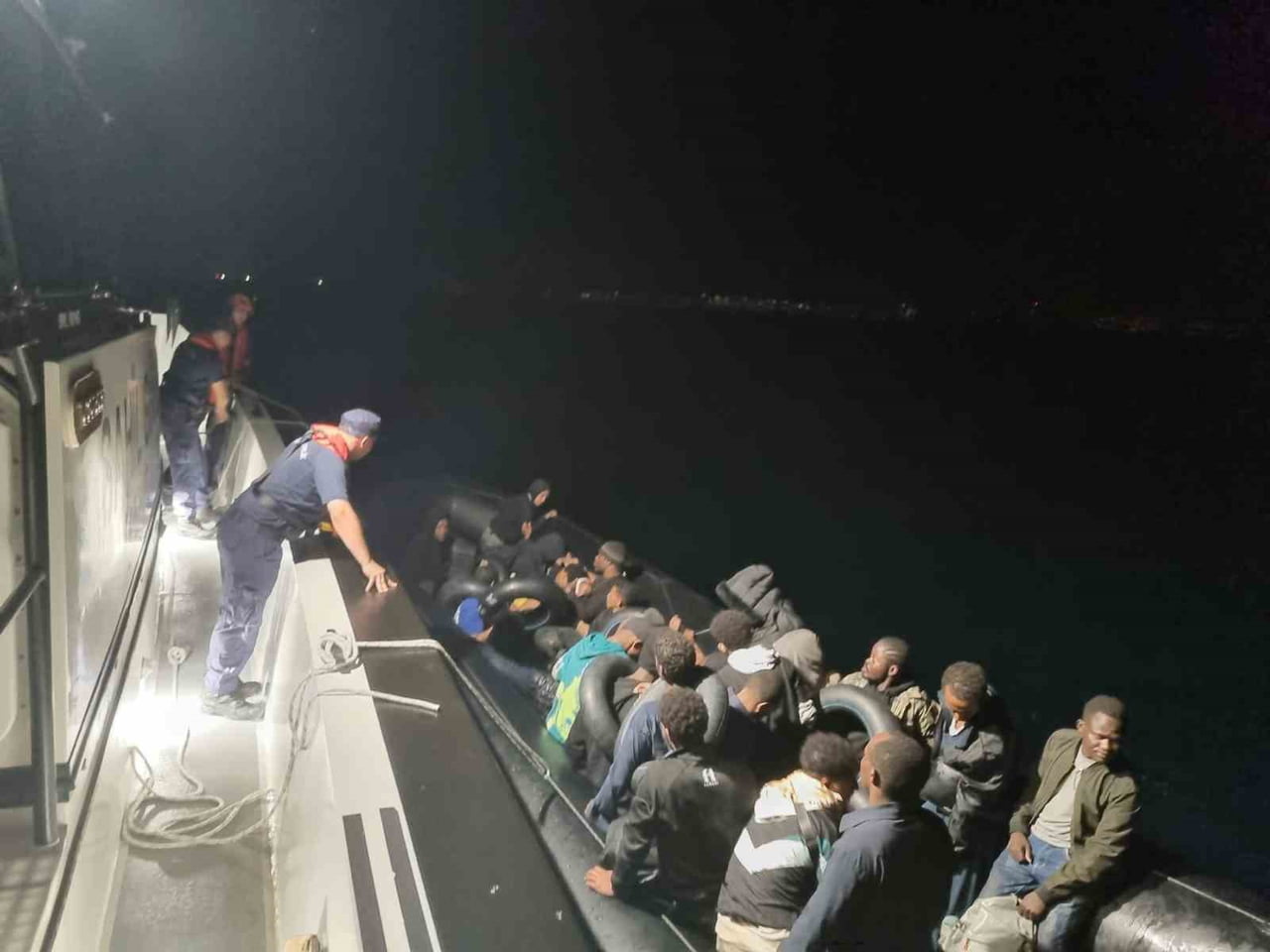 DİDİM’DE 32 DÜZENSİZ GÖÇMEN YAKALANDI